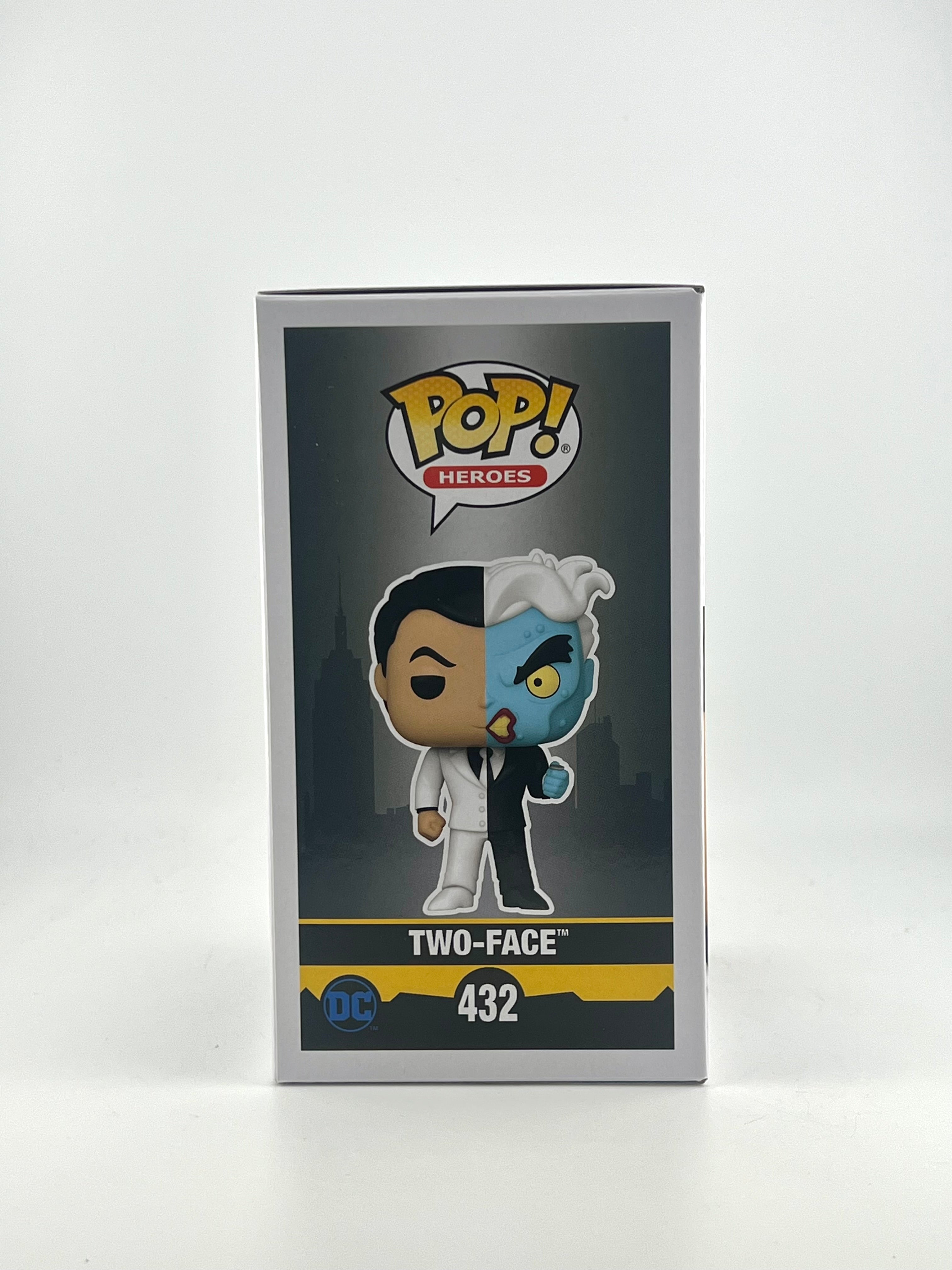 Funko Pop! TWO-FACE 432 2021 LACC AUTO