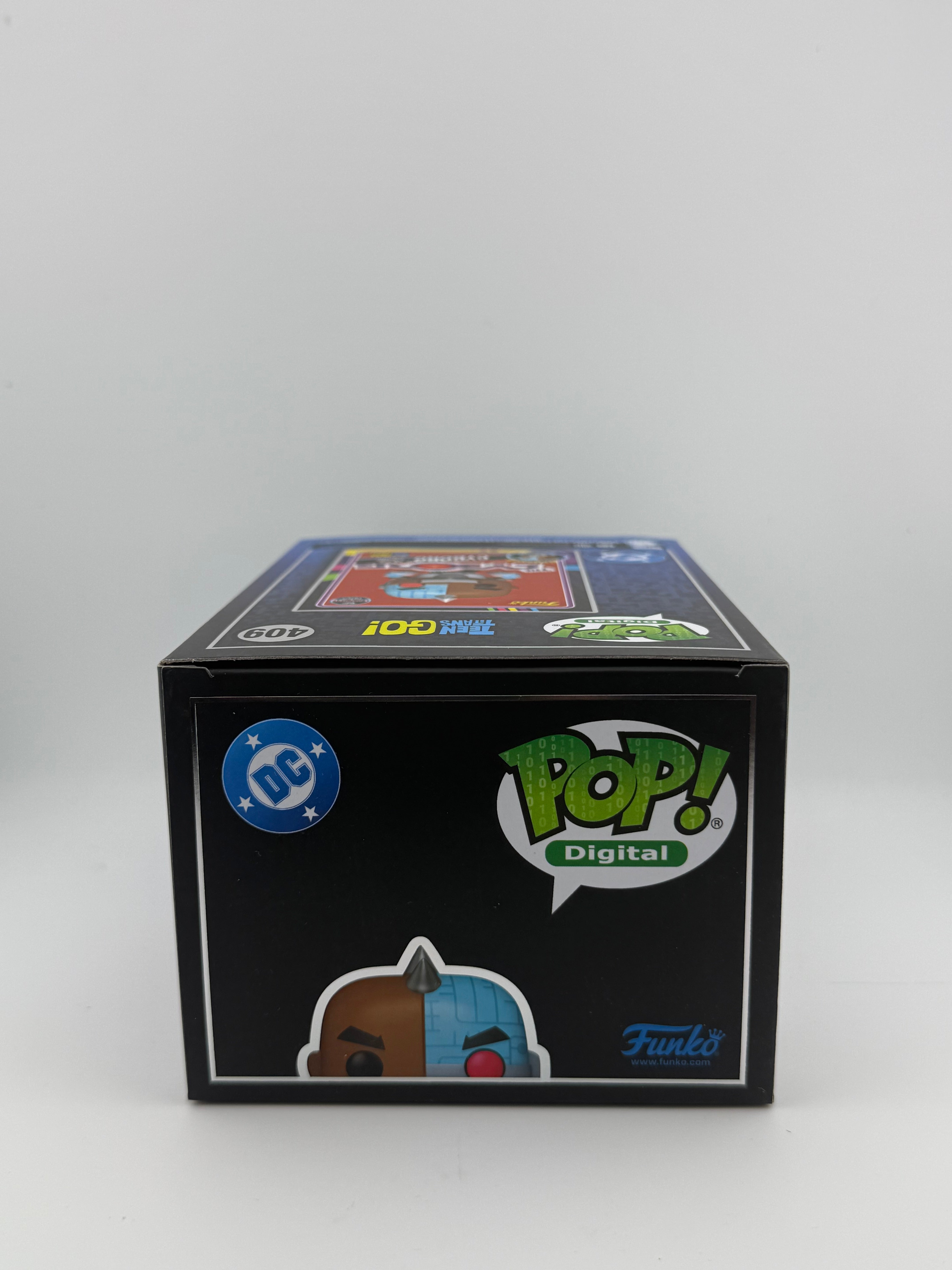 Funko POP! CYBORG AS THE CYBORG 409 GITD NFT EXCLUSIVE LE 1062