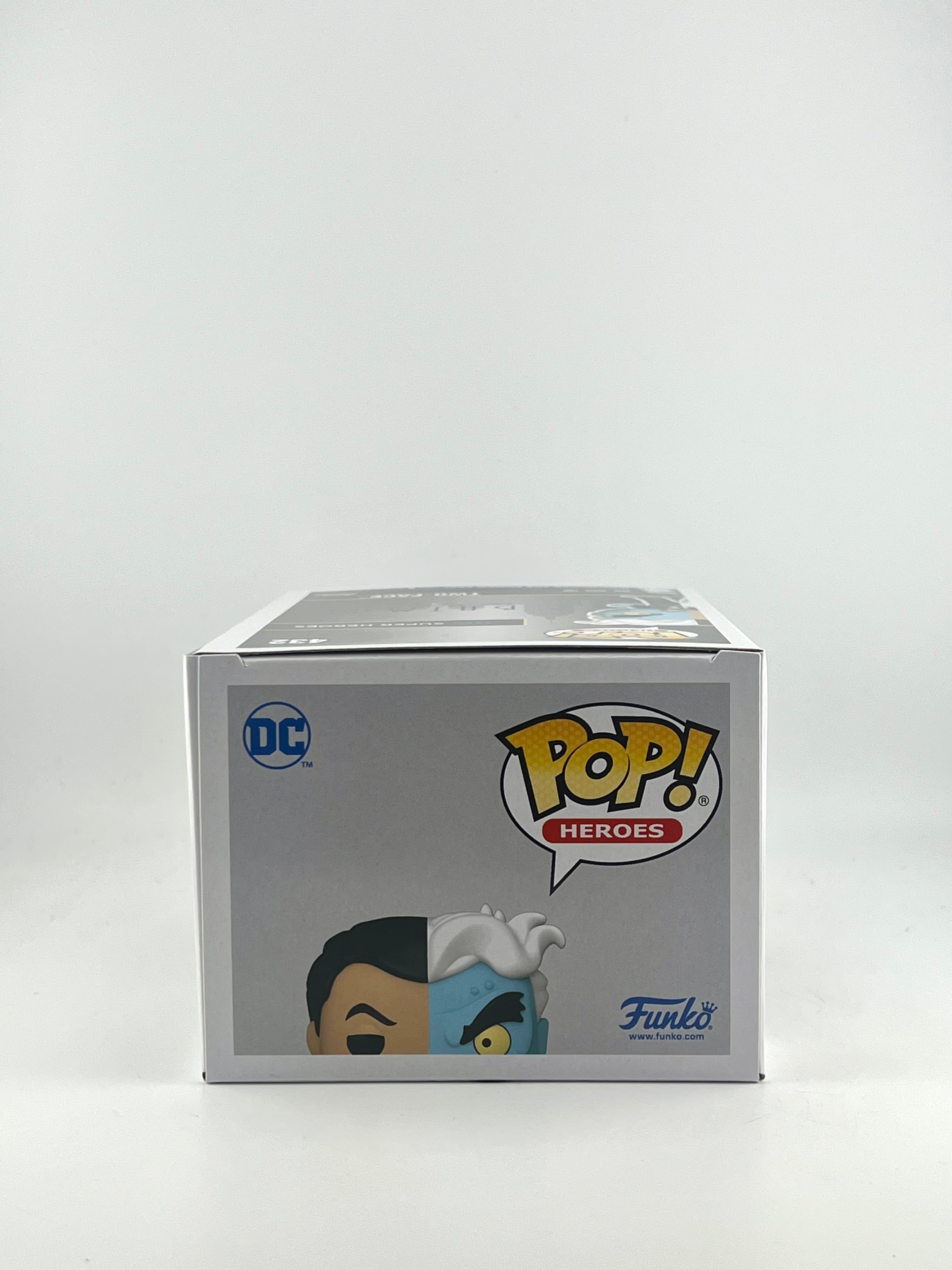 Funko Pop! TWO-FACE 432 2021 LACC AUTO